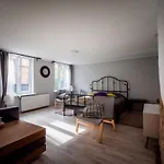 Cosy 2-room Near The Centre 아파트 *
