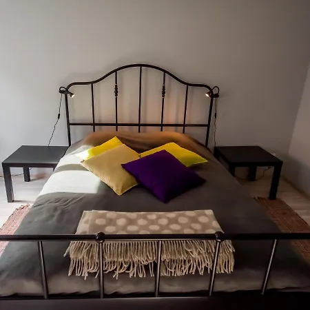 Cosy 2-room Near The Centre *