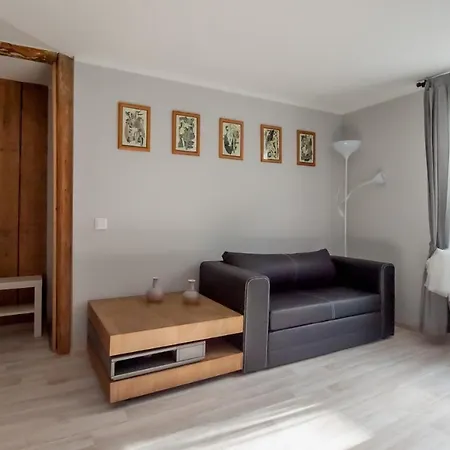 Cosy 2-room Near The Centre Apartment